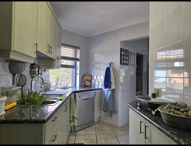 5 BEDROOM HOUSE FOR SALE IN MEYERSDAL